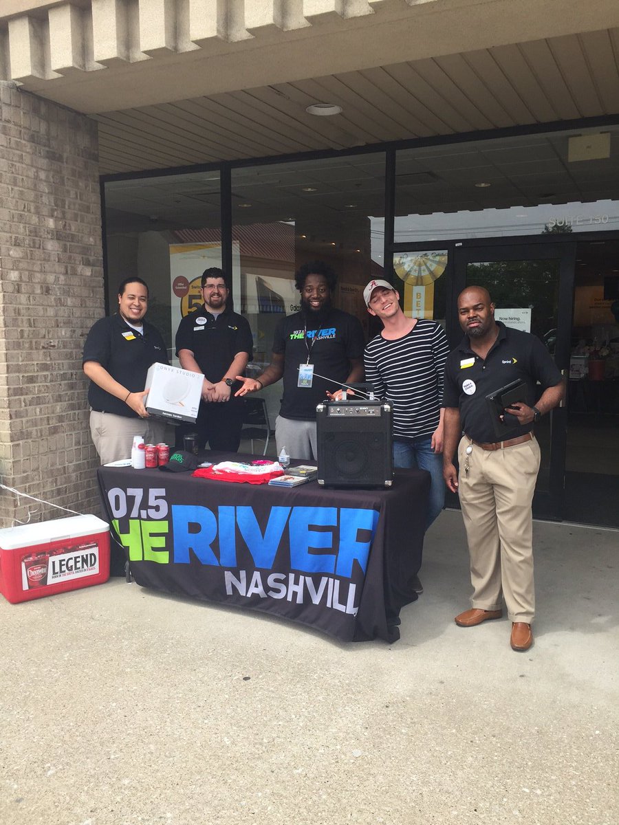 RandyDeLaSelva's tweet photo. Nashville come down to see your favorites @ #SprintBrentwoodTN for fun prizes@1075theriver @HollyJoyRamos @BSMiller1 https://t.co/z875FXatA5