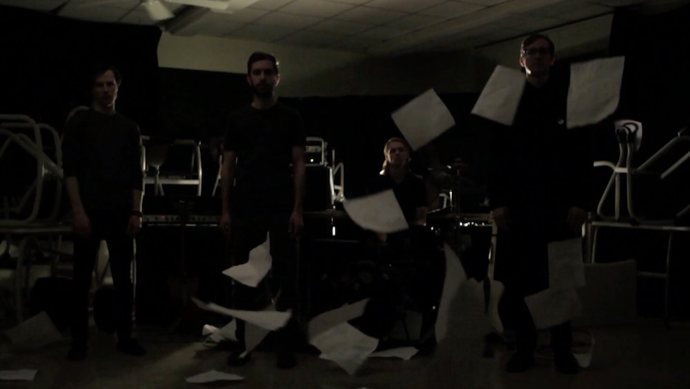 stereogum's tweet image. Watch Dowsing (@dowsingband)'s video for "Red Legs Kicking" bit.ly/1TADVDk