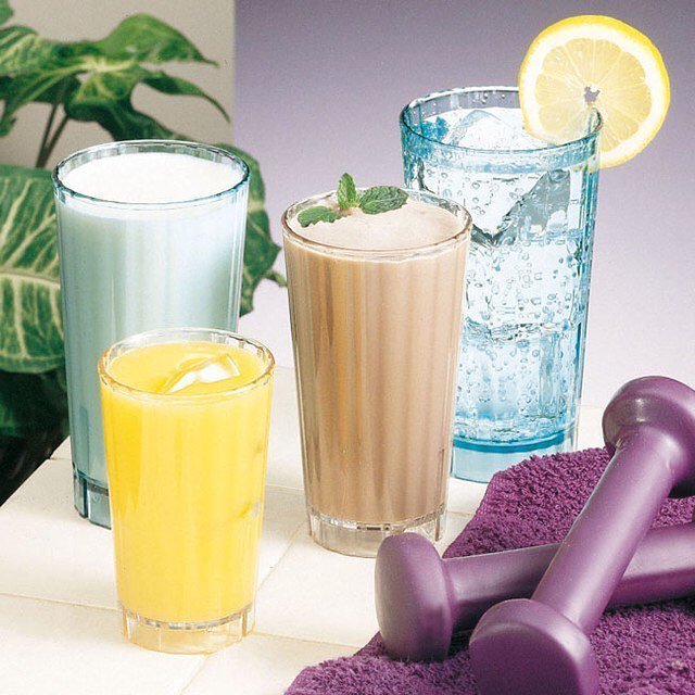 Cambro1's tweet photo. Bro, do you even lift? If you do you should fuel up with a refreshing drink in a Cambro tu… https://t.co/FxyxUe5QKs https://t.co/ThPy3ZU49h