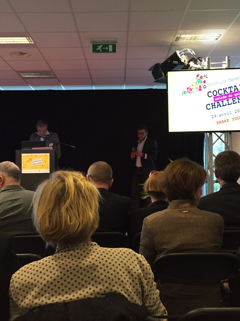 barthox's tweet photo. @JeremC en passe de nous presenter le #ChallengeCocktail https://t.co/BAdDZb26lt