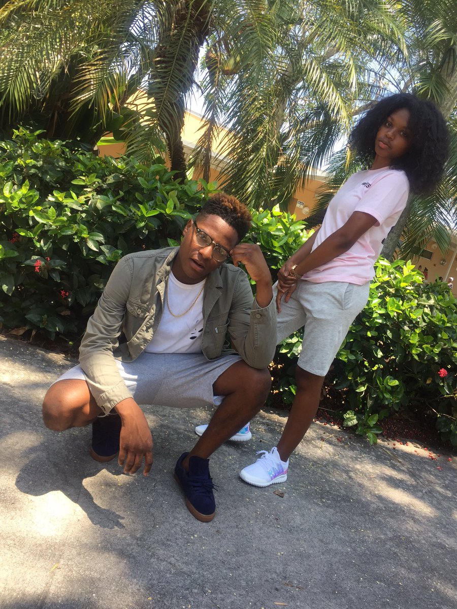 soflodre's tweet image. Ehh, Slight Shit 🌬🍃🚨 #GradBash2k16