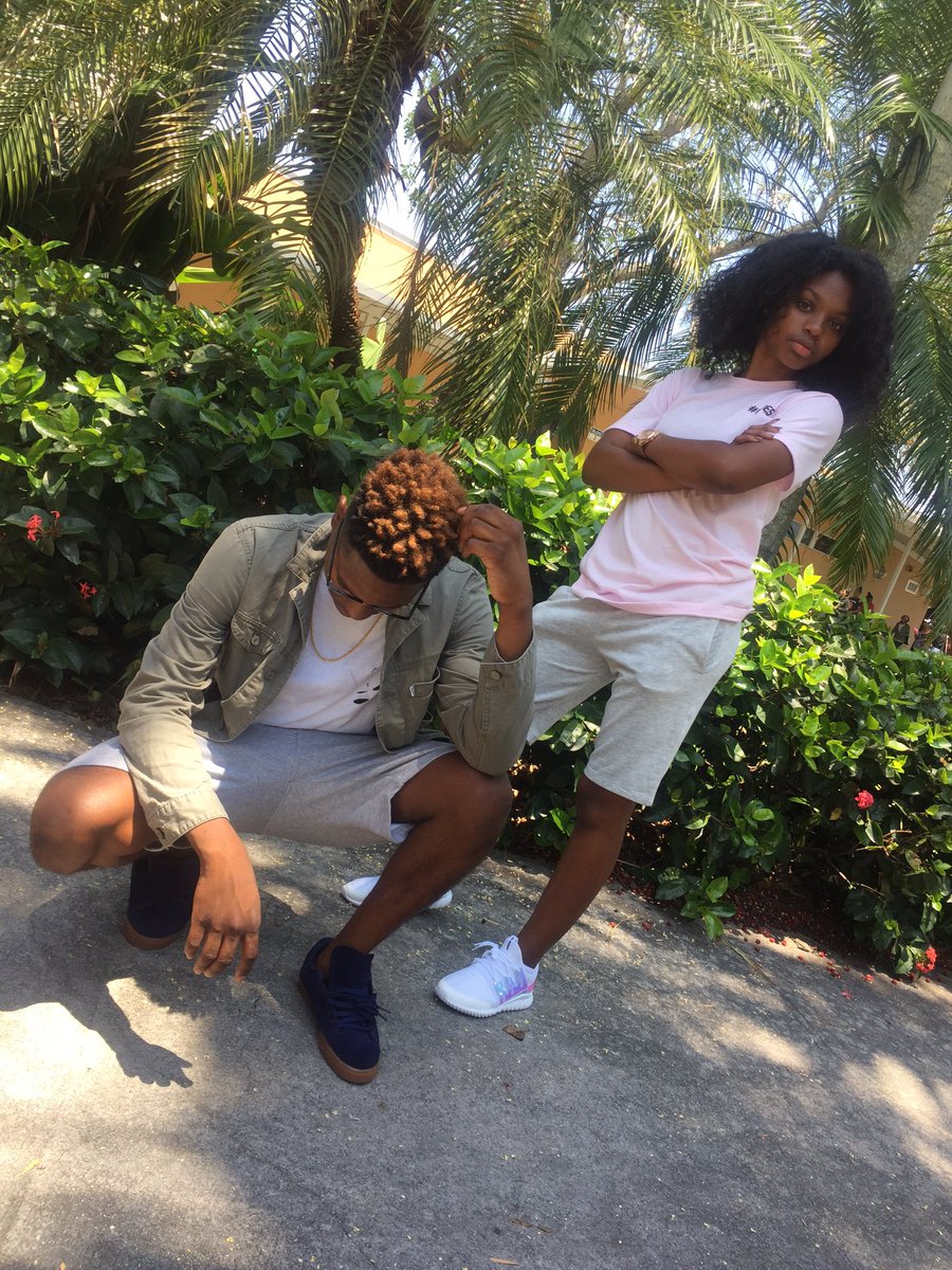 soflodre's tweet image. Ehh, Slight Shit 🌬🍃🚨 #GradBash2k16