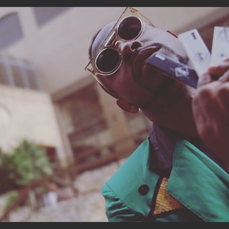 FlvxPapers's tweet photo. @keshdollacashy knows how to roll! #RollFlvx #FlvxPapers #burnone https://t.co/4CzI6ACTyh