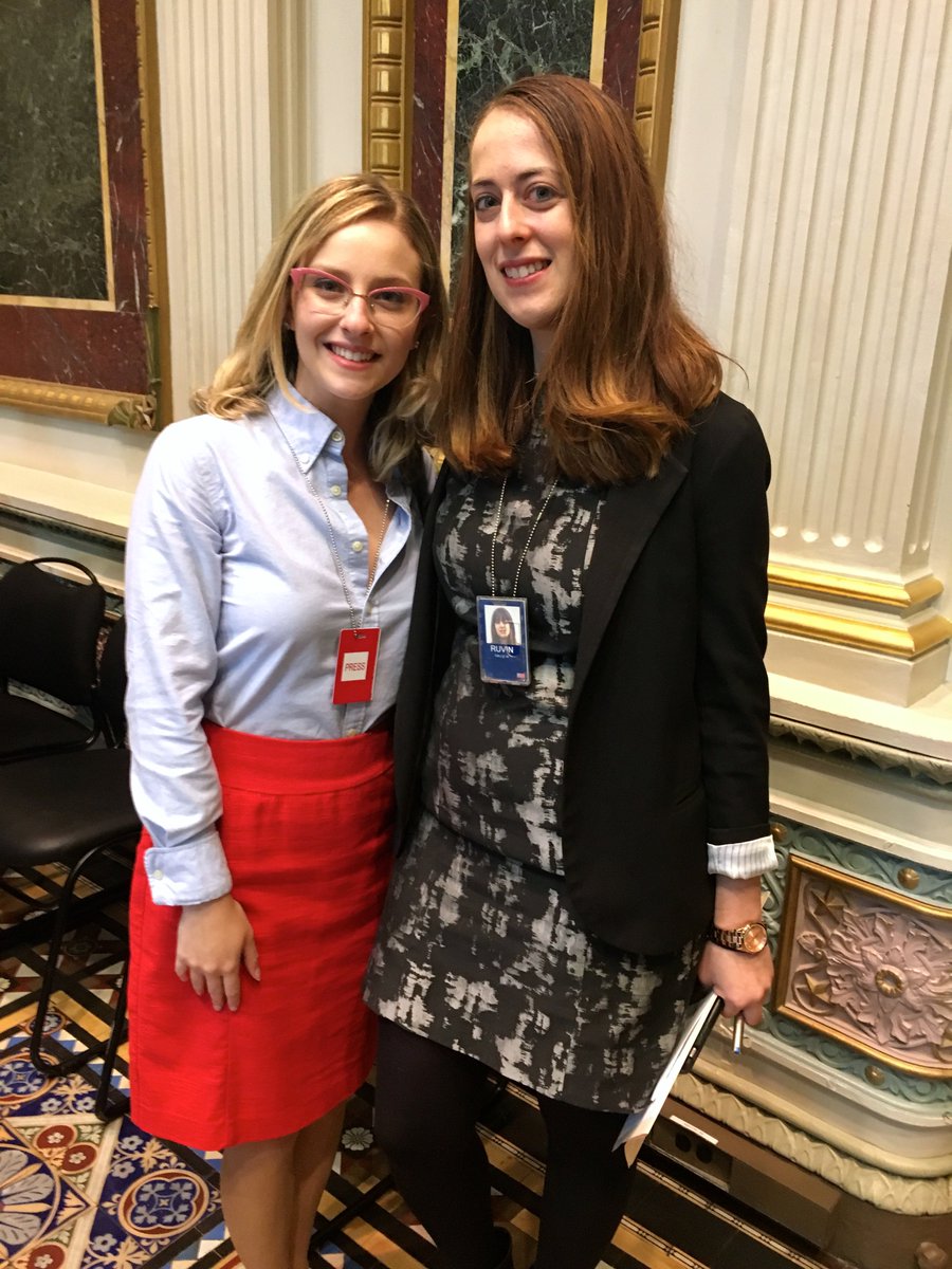 YedinMichelle's tweet photo. Hallie Ruvin, Director of Specialty Media for The White House #CollegeReporterDay https://t.co/n4NCTWCz3I