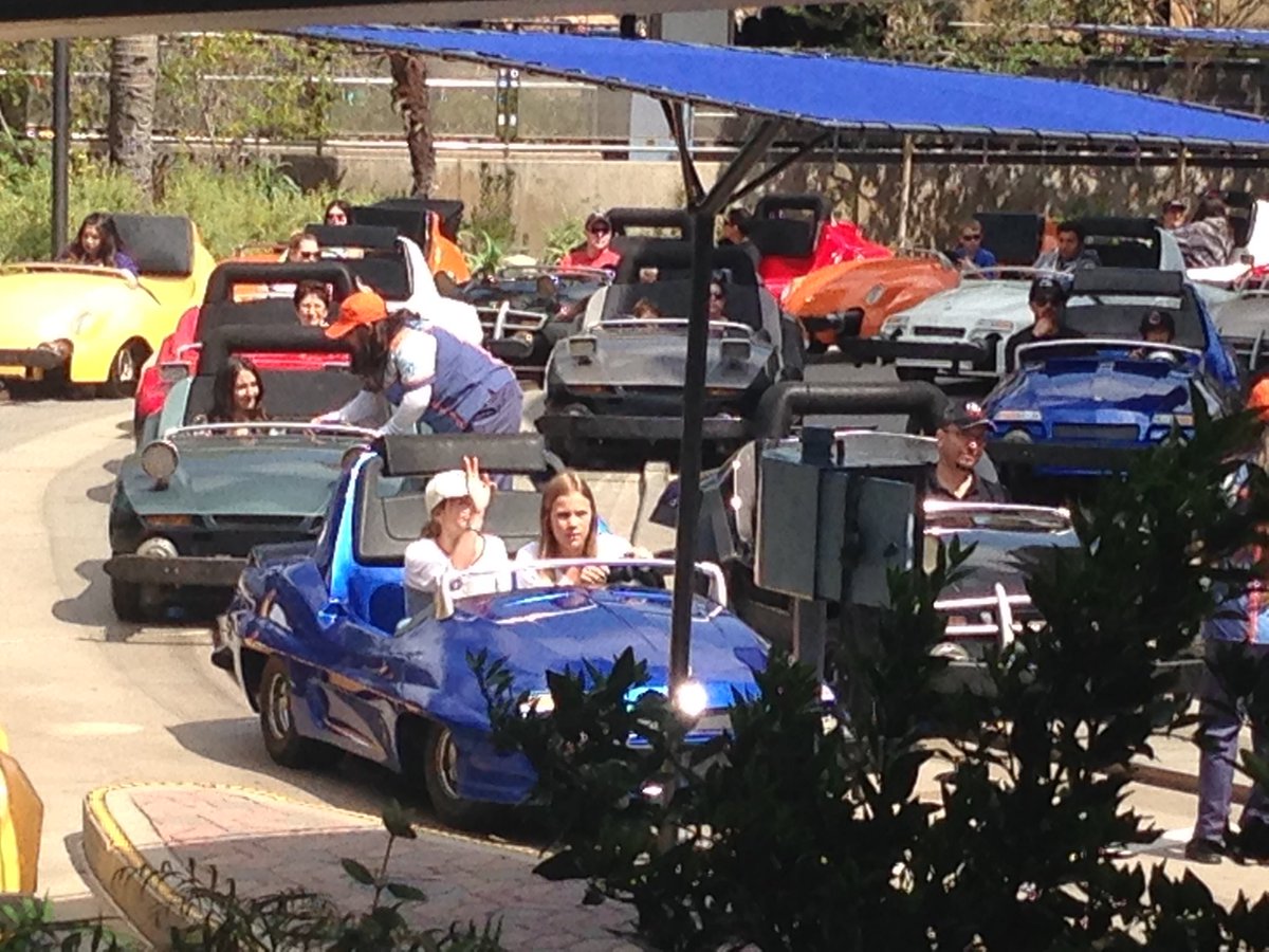 DisneylandLive's tweet photo. The newly refurbished Autopia reopened today at #Disneyland https://t.co/TqRDZZCiht