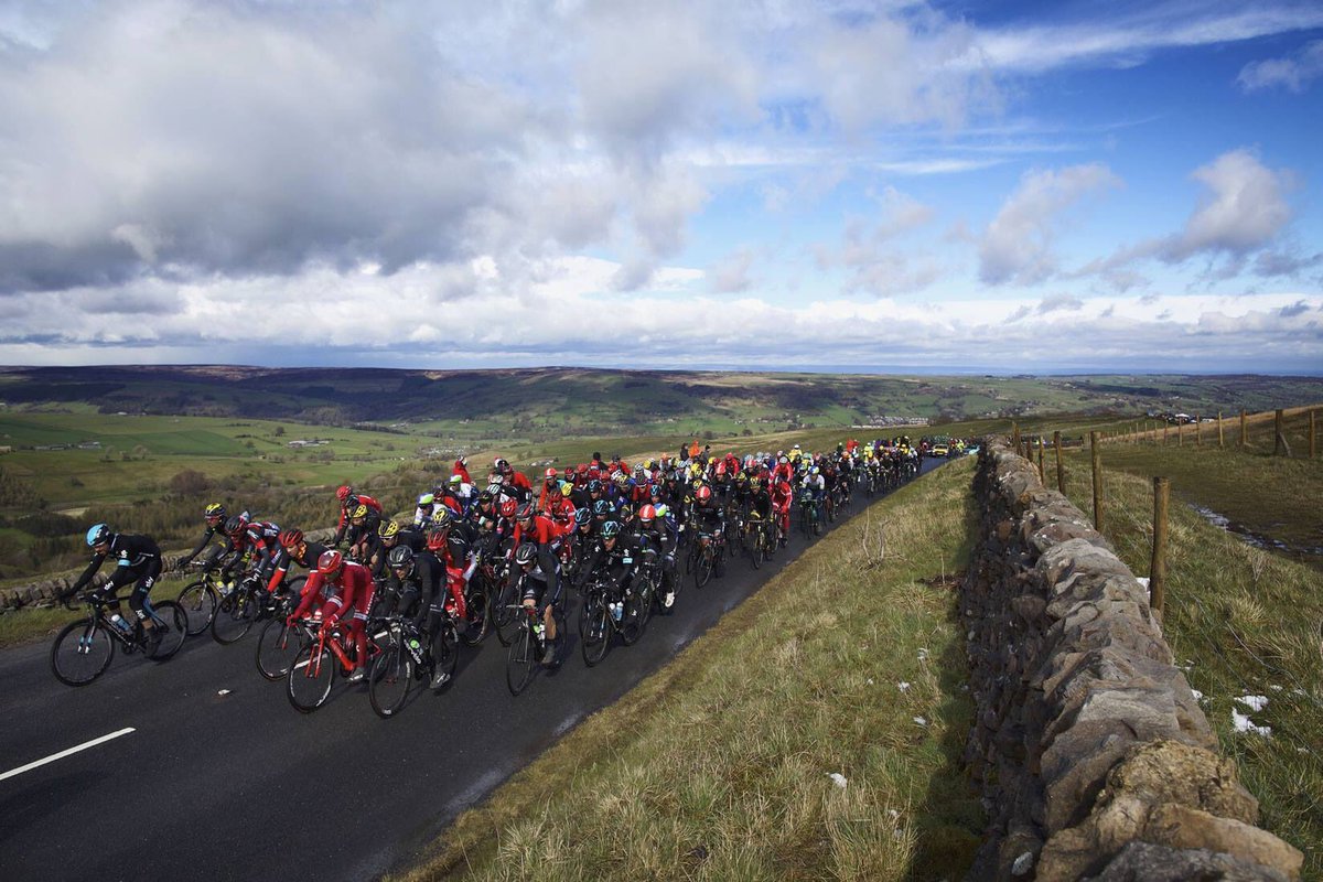 letouryorkshire's tweet photo. Incredible start to this year's #TDY https://t.co/U0COCNhPNy https://t.co/XMvA3JkKZA