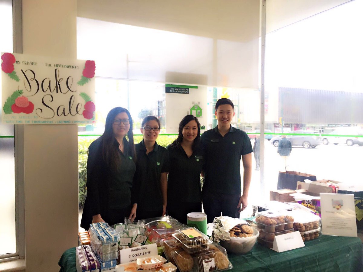 Come enjoy baked goods at Oakridge to support FEF today #GreenWhereYouLive @SilviaL_TD <a href="/susansmleong/">Susan</a> @MauroManzi_TD
