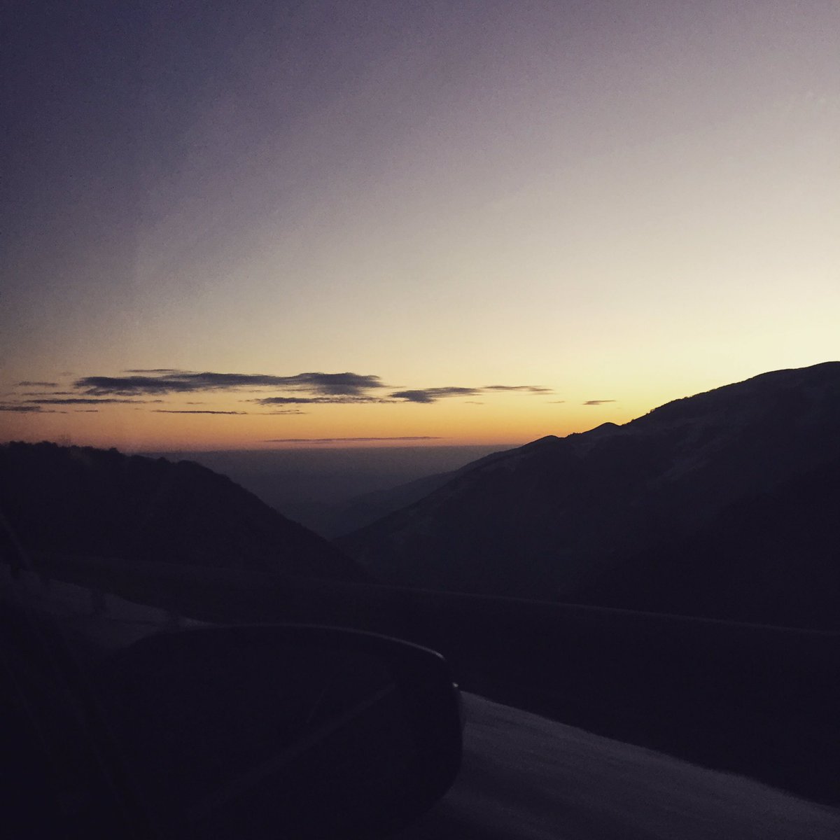 TripCommander2's tweet photo. The road &amp; the world awaits! 🌎 Take a ride with #TripCommander today! 🚗🚙🚕   https://t.co/QT3HjSEL9l https://t.co/U0Ebl9Lzg6