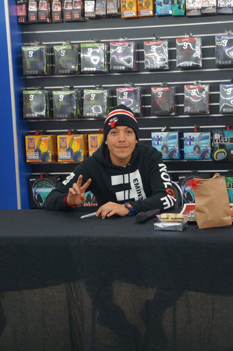 _snuppy08's tweet photo. A quien no le gusta estar rodeado por @gowinmexico 😁 a mí si jiji https://t.co/1jleaVXy6v