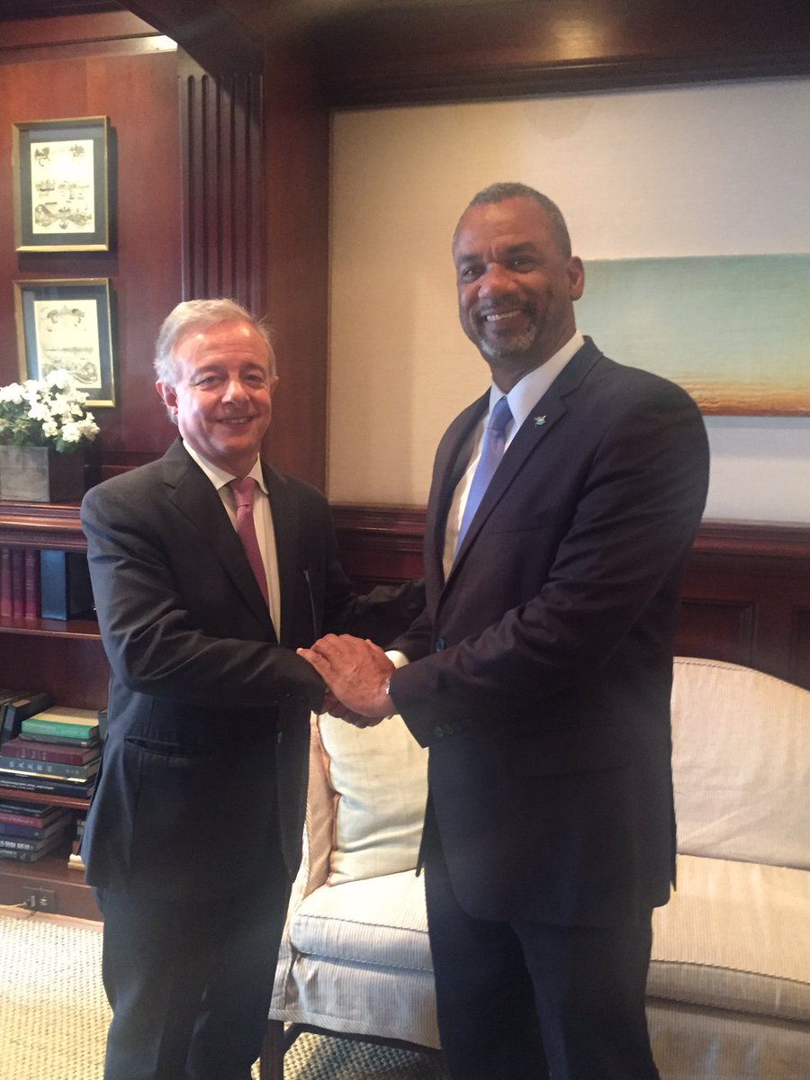 Con el Ministro de Bahamas, Jerome Fitzgerald Construyendo una agenda Interamericana de Educación  @BahamasMoest