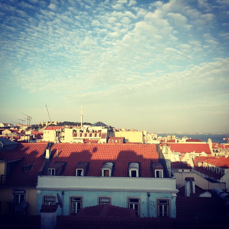 emmalgooch's tweet photo. good evening lisbon #chilled #outsideinthesun https://t.co/l2T7dUkNym