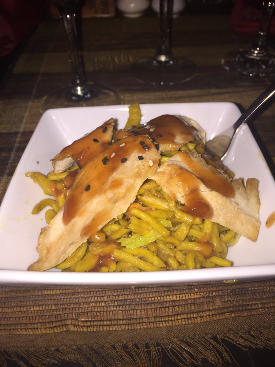 KalShalom's tweet photo. Fried teriyaki noodles @TamaraiThai #Threeandthree ππππ https://t.co/wiZzaxy8f8
