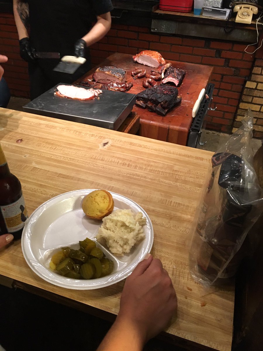 _lennart's tweet photo. Started the #doubleBirthdayWeekend with the best BBQ ever. In Lockhart, TX. https://t.co/pk8mo12cyq
