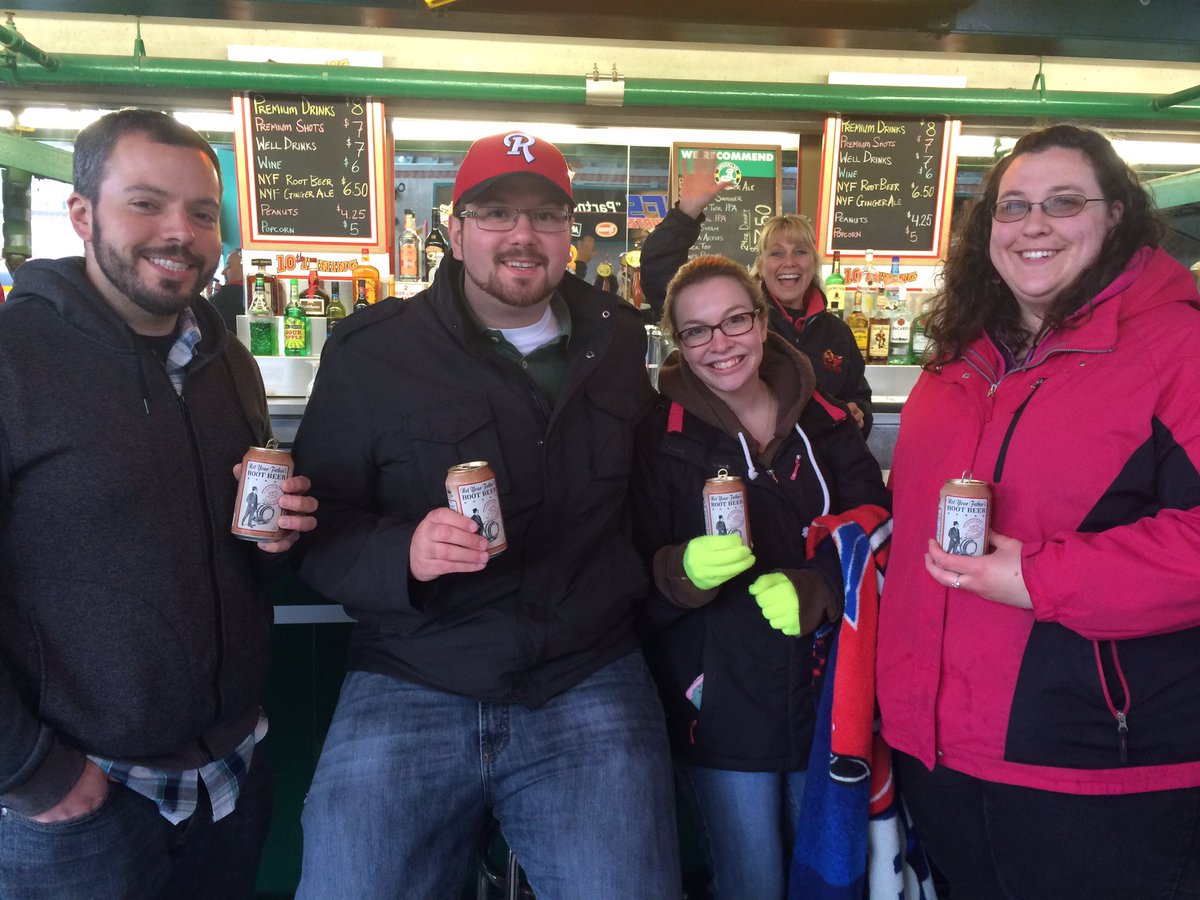 RocRedWings's tweet photo. The Reynolds family celebrating a #FanFeud victory with an ice cold Not Your Father's Root Beer! https://t.co/LlgS7VEHZy