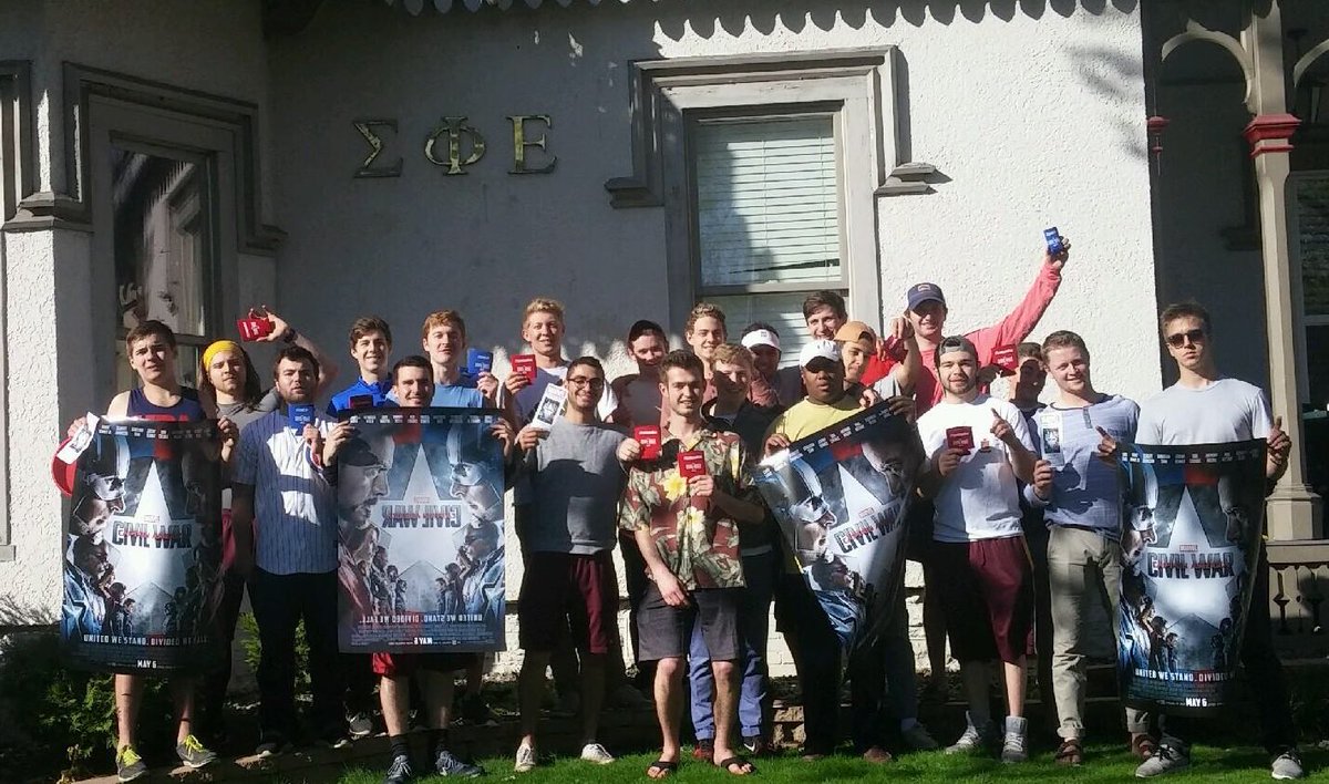 Great day to #ChooseYourSide in a tug of war event before <a href="/CaptainAmerica/">Captain America</a>'s new movie: Civil War! #UMN #TeamIronMan