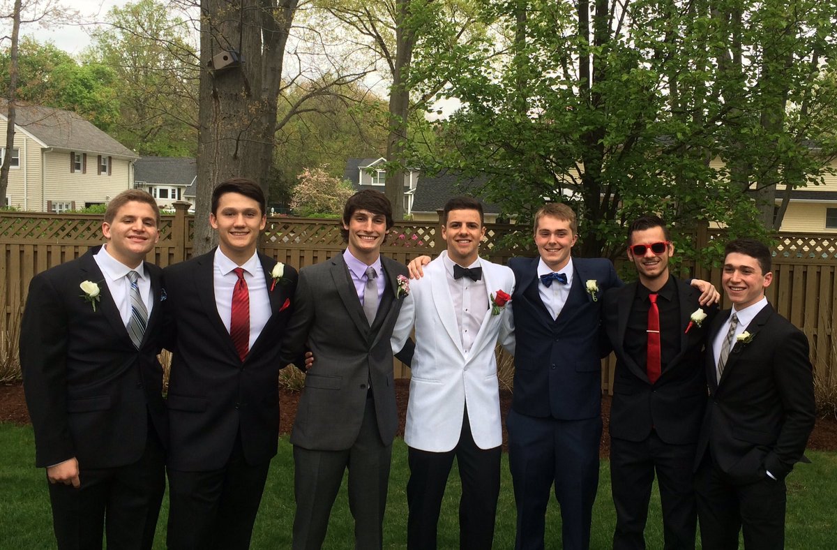 CardinalsTDClub's tweet photo. A few of our rising Seniors heading to Semi #132tilMahwah #GoCards https://t.co/2rwHaKBVhe