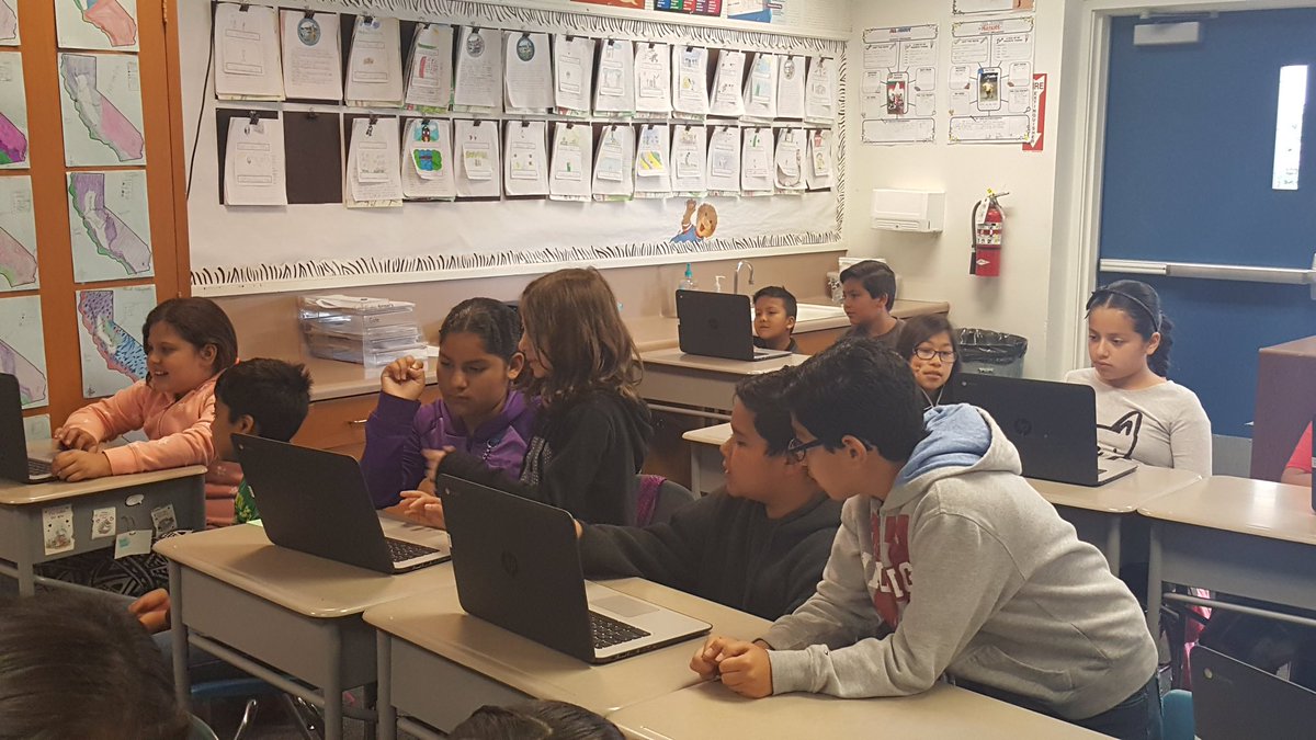 RobertCastle57's tweet photo. Collaboration and connectivity, Mrs. Kim's students provide some tutoring and access for 4th graders! https://t.co/oIR43l7eSP