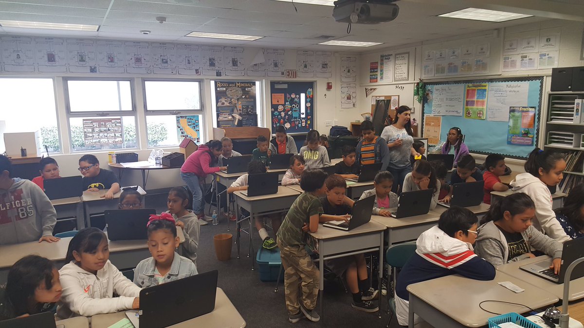 RobertCastle57's tweet photo. Collaboration and connectivity, Mrs. Kim's students provide some tutoring and access for 4th graders! https://t.co/oIR43l7eSP