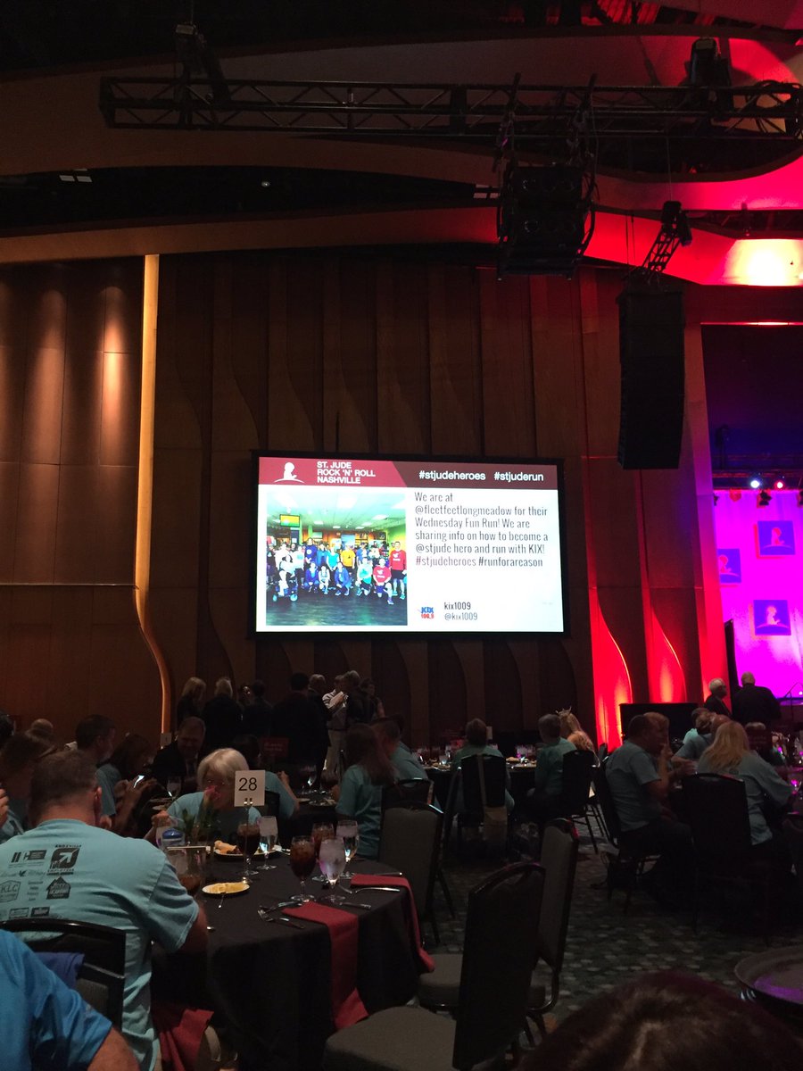 Just saw the <a href="/KIX1009/">KIX 100.9</a> and <a href="/FFSLongmeadow/">ffl</a> on the big screen! #werefamous #runforareason