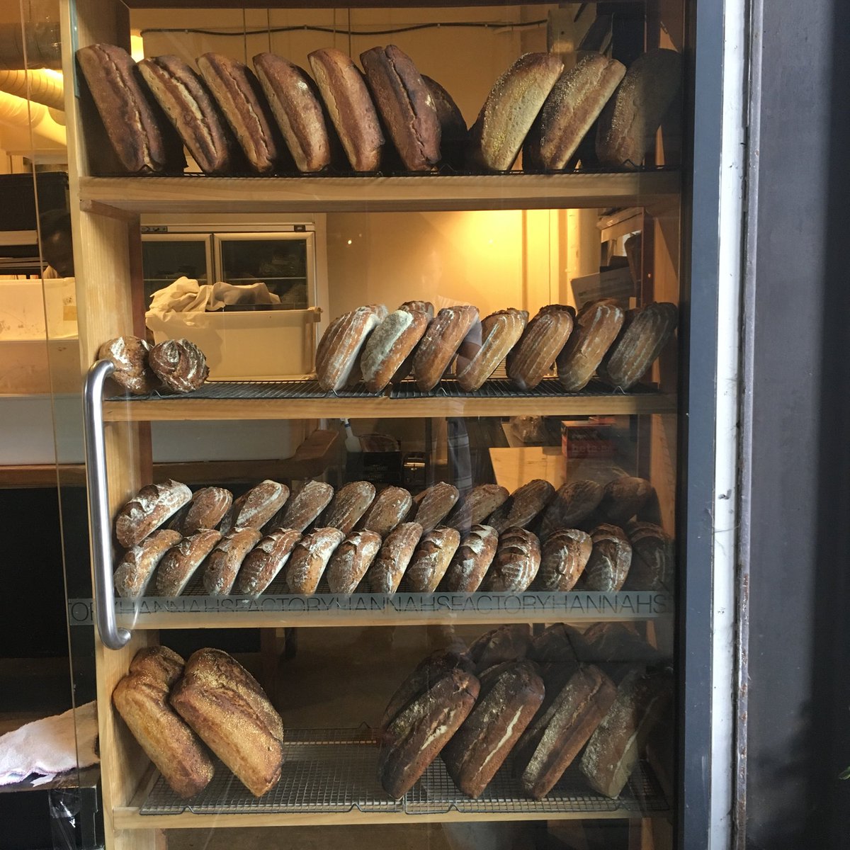 tikoukacafe's tweet photo. Bread ready to go for today @LeedsStBakery https://t.co/MKrolHUqCo
