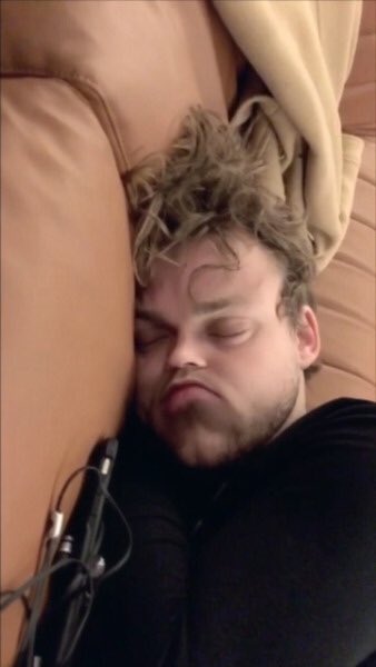 noodleheadcal's tweet photo. sleepy baby https://t.co/nUr1WKzT7r