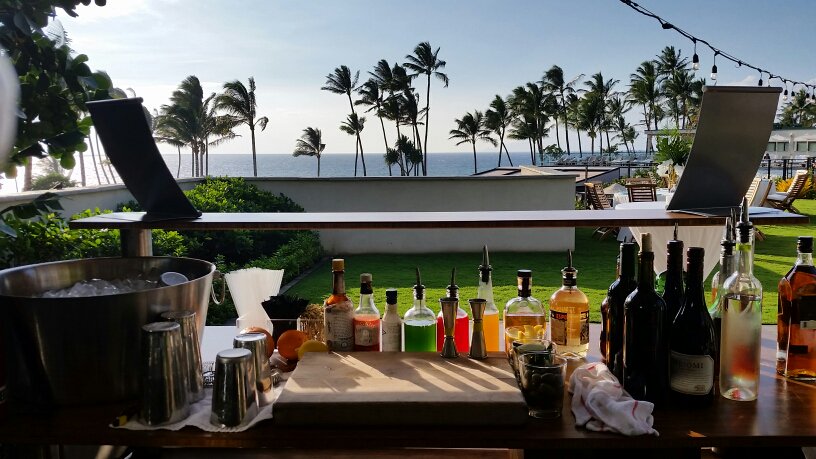 AndazMaui's tweet photo. All this bar is missing is YOU #maui #mixtressnyc #barswithviews #craftcocktail https://t.co/kS8yCpk5Ce