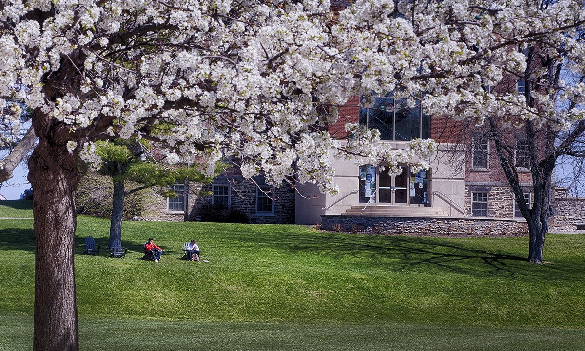 Spring is in bloom at HWS. See more of campus in a new edition of #TWIP (link in bio)