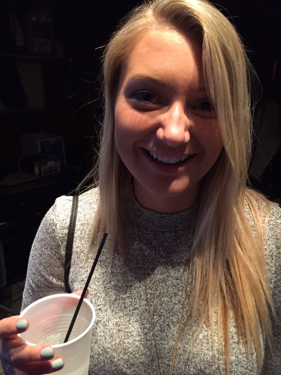 ThePlex69's tweet photo. .@JanelleGibney likes to party https://t.co/UEjmqWkeM3