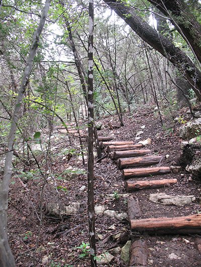 Austin_Monthly's tweet photo. Head outdoors and get active by hitting the 12 best hiking and biking #ATXtrails. https://t.co/oj3Xr5D71v https://t.co/cMItNvQOfF