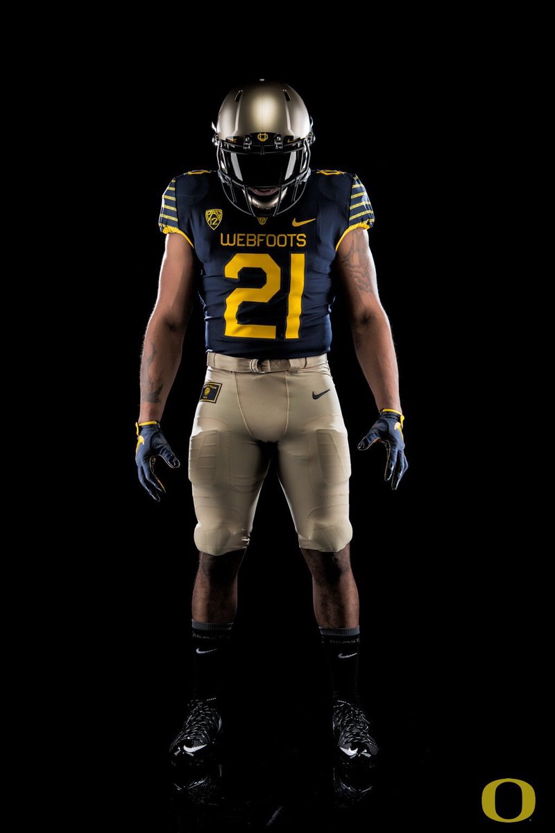TheBestGear's tweet photo. Ducks are throwing it back for their spring game🐥 https://t.co/cP9oJhuMzF