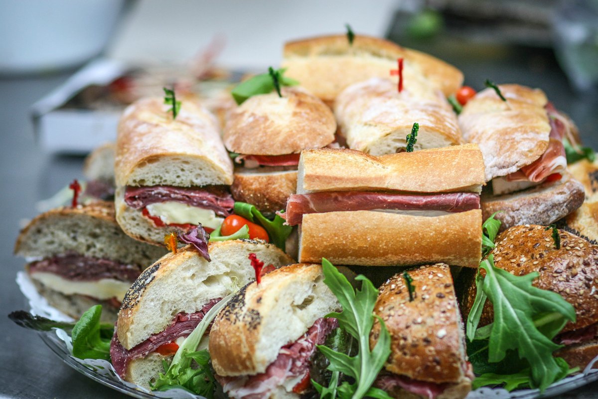 TodaroBros's tweet image. Our #EverPopular #SandwichPlatter is on the go. (Business meetings never had it so good!) #TodaroBrosCatering