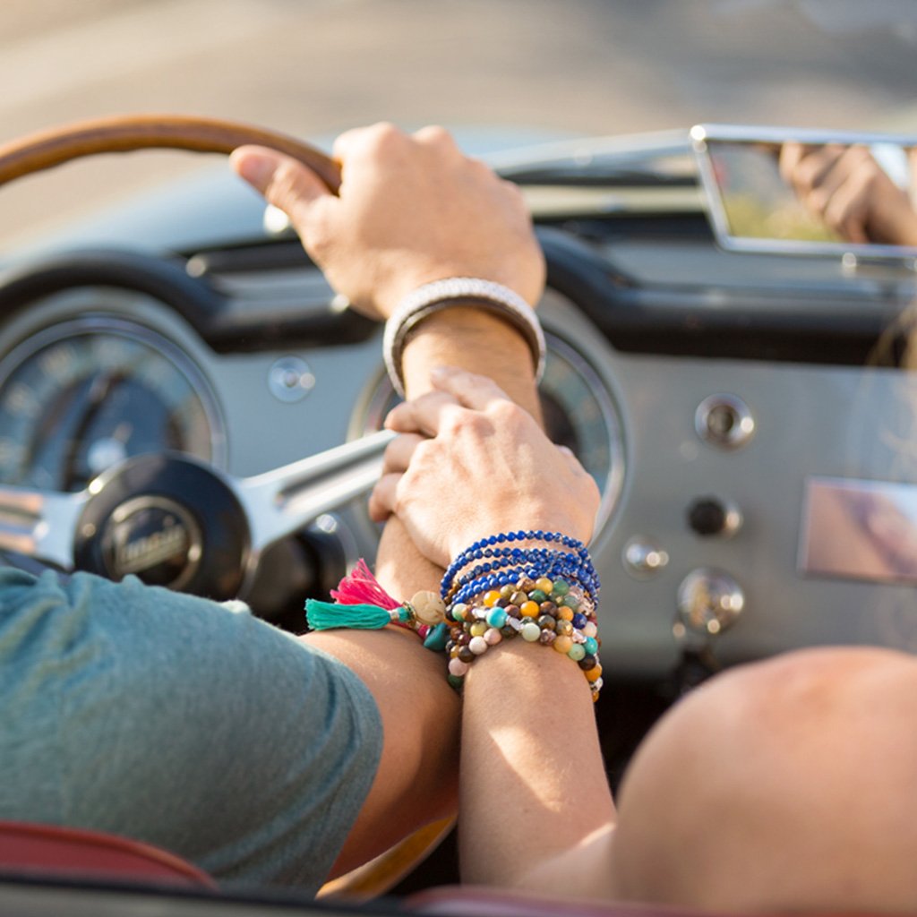 SilverandSageAZ's tweet photo. Life is better shared. Grab hold of someone tight and share your love.
#silverandsageconnect #lifeshared #embrace https://t.co/mrI5YuAszT