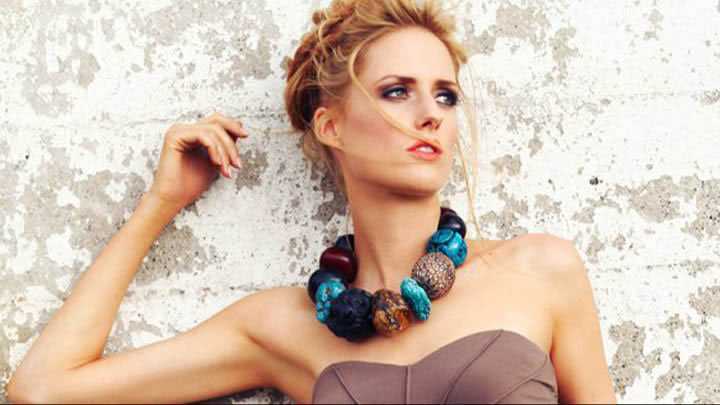 Bu hafta #EmicemHospital'ın oyuncusu Wilma Elles'i yakın markaja aldık! bit.ly/1TA3Eff