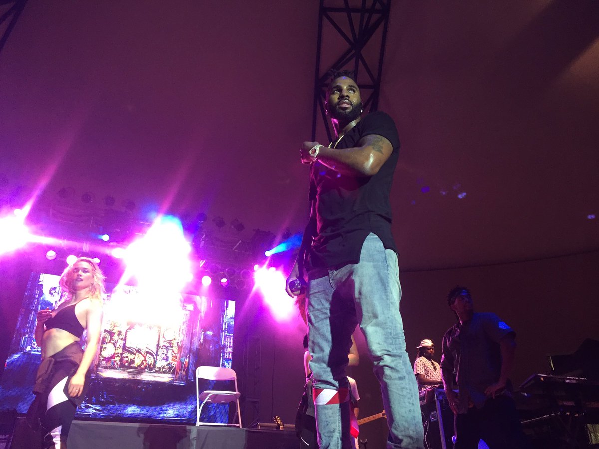 jdonith's tweet photo. Snapshots from @SunFestFL last night with @jasonderulo and @train. Send your favorites to @CBS12! #crowdpics https://t.co/wpwztQza89