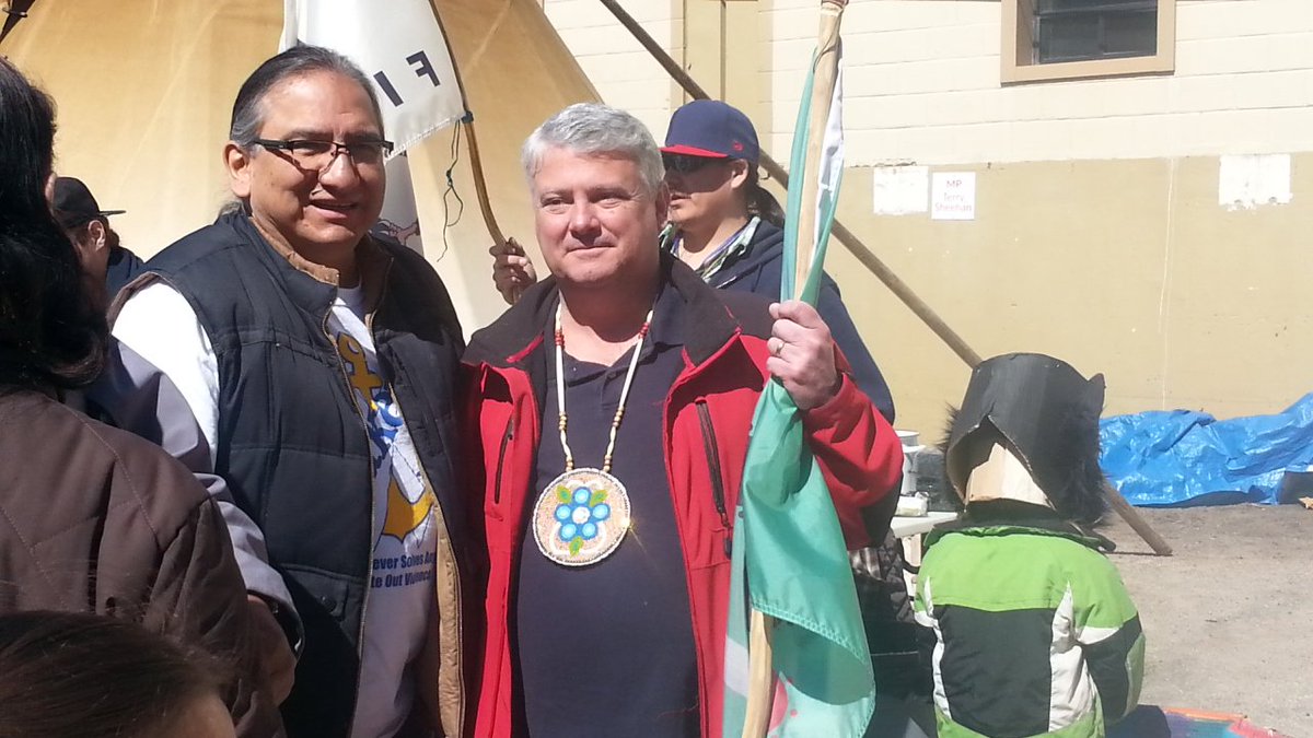 dlynnebrown's tweet photo. #OccupMP #FirstNation #youth #children #elders & all ages in between #Bawaating @anishinaboy https://t.co/T1E9HjOqWA https://t.co/tNaAGa2Ue3
