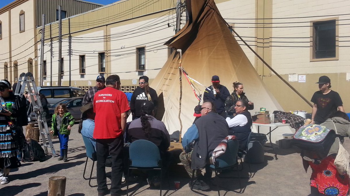 dlynnebrown's tweet photo. #OccupMP #FirstNation #youth #children #elders & all ages in between #Bawaating @anishinaboy https://t.co/T1E9HjOqWA https://t.co/tNaAGa2Ue3