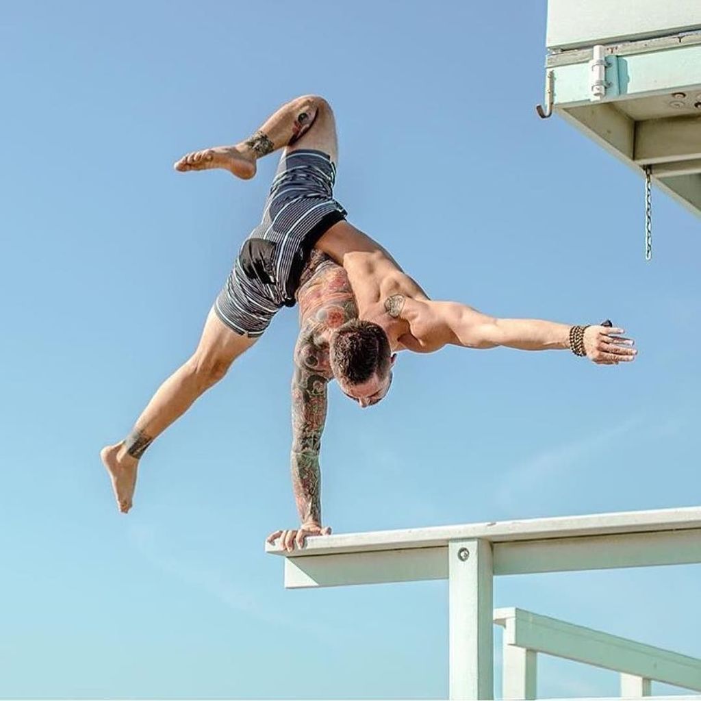 ratemystudioca's tweet photo. Friday's be like 😍 @dylanwerneryoga https://t.co/OvmW6Jj9oZ https://t.co/juChi2XCLw