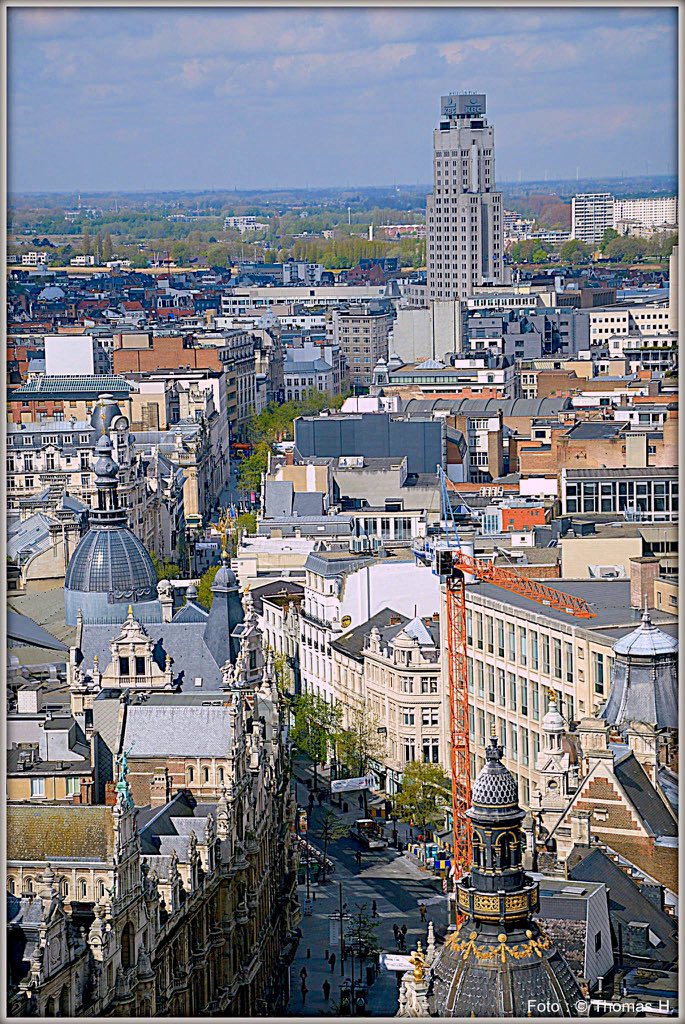 Thomas_A_Lokaal's tweet photo. 1 mei koopzondag in #Antwerpen : 
De langste openluchtcatwalk van de Benelux op de @Meir_Antwerpen #MeirCatwalk https://t.co/19PsvJjuKT