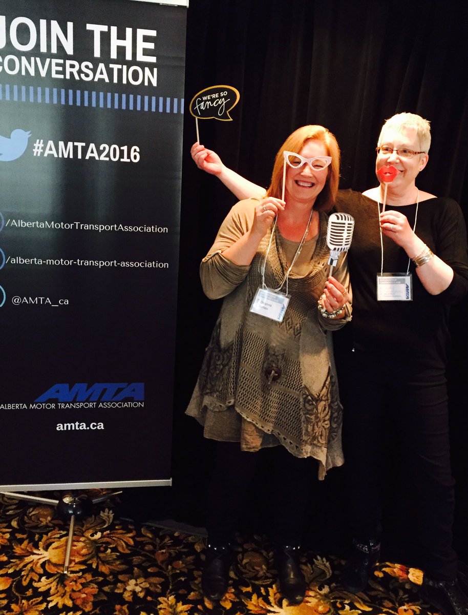 AMTA_ca's tweet photo. The ladies enjoying the photo booth at the spousal program! #AMTA2016 https://t.co/IuhtnAHiNc
