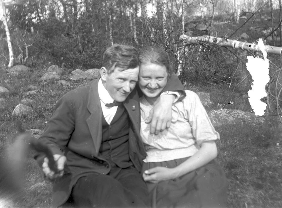 Selfie with a stick, 1934.