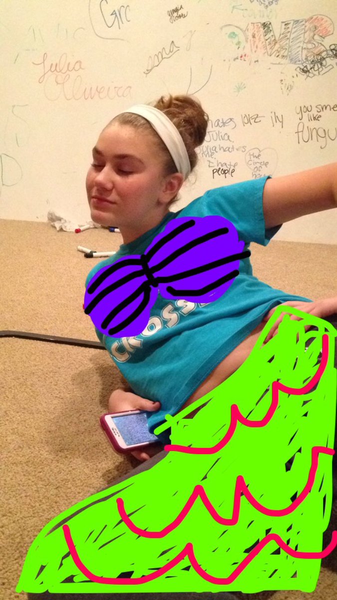 julia_oli290's tweet photo. Happy birthday girly!! have fun at the jb concert tonight💞💞 https://t.co/cT2CRQiXMm