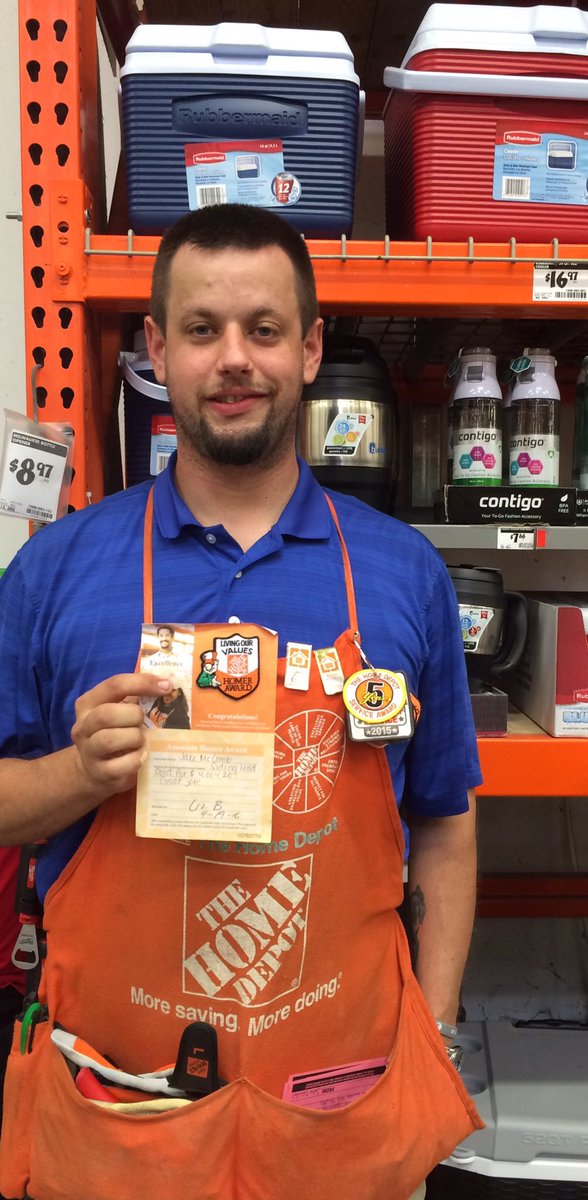 HaleighColeTHD's tweet photo. Way to go, Jake! Siding lead sold! #ChaChing @RichRiceTHD https://t.co/xuWIMyHjuN