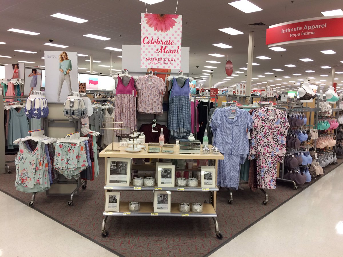 Show Mom🌷 you love her with the perfect gift! #MayPays <a href="/Jimanton12/">Jim Antón</a> <a href="/angel_yanke/">Angel</a>