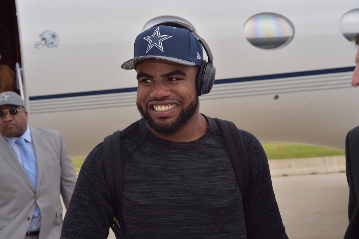 dallascowboys's tweet image. Touchdown @EzekielElliott ✈️