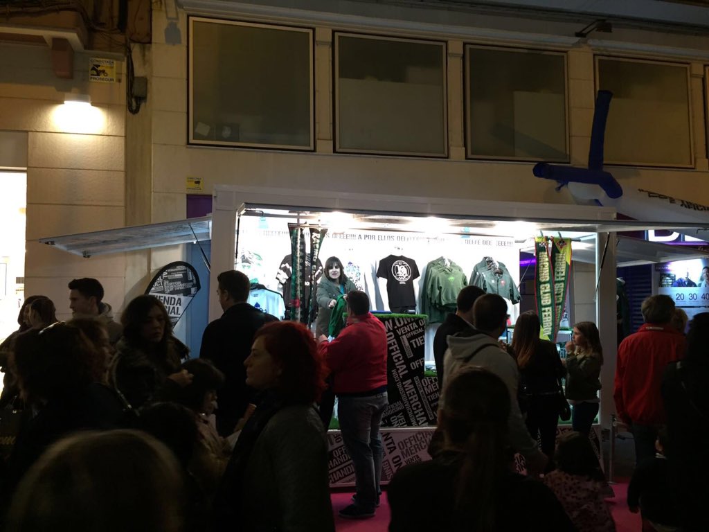 ENFIOS's tweet photo. | LIVE | #ONFIRE @racingferrolsad, #chegou_a_hora #fashion #Ferrol https://t.co/yBhWYw7Vy7