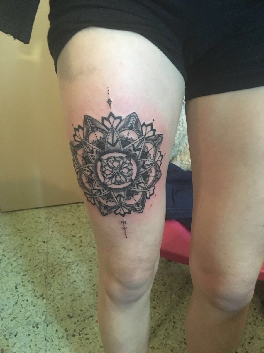 PShumagorath's tweet photo. mandala #tattooartist  #tattoos #tattoolife  #inkmadrid #tattoo #mandala #body #INK #Girl  #Tattoosday  #buenagente https://t.co/b45uHigEk8