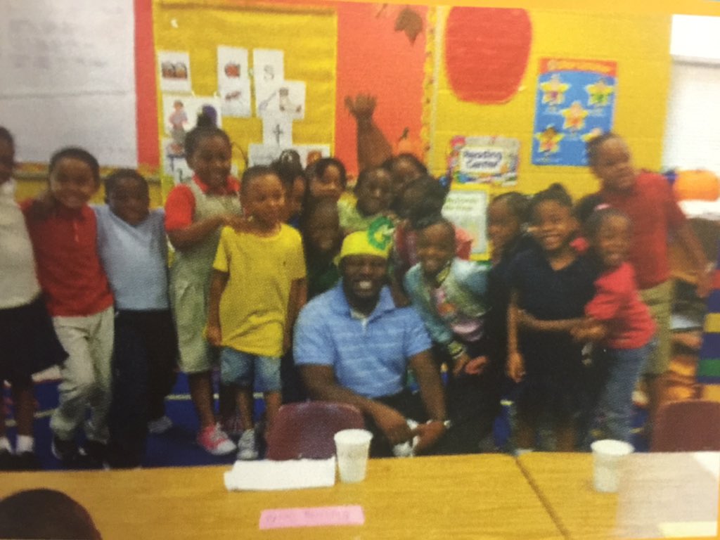 WeemsLiteracy's tweet image. #FlashbackFri My principal has always supported my class. @got2believeinu with my kdg class 2013 #stellarprincipal