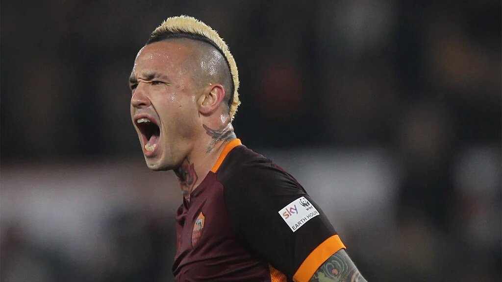 Part II dari <a href="/OfficialRadja/">Radja Nainggolan</a> 4x4 Q&amp;A - Siapakah lawan tersulit yang pernah Ia hadapi??
asroma.com/en/news/2016/4…
