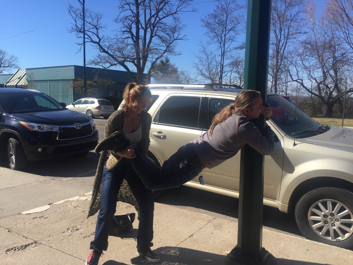 SnakeBytesTV's tweet photo. I really can't explain what's happening here? Apparently @lorieeebar really wanted me away from this light pole? https://t.co/43qCGzMlWQ