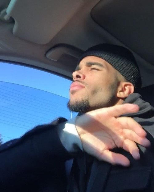 Innerloopblog's tweet photo. "Man With Sun In His Eye Can’t Decide To Flip Visor Down Or Deal With It"
https://t.co/NX9XENFirc
#TheInnerLoopBlog https://t.co/rHB8j0SPMx